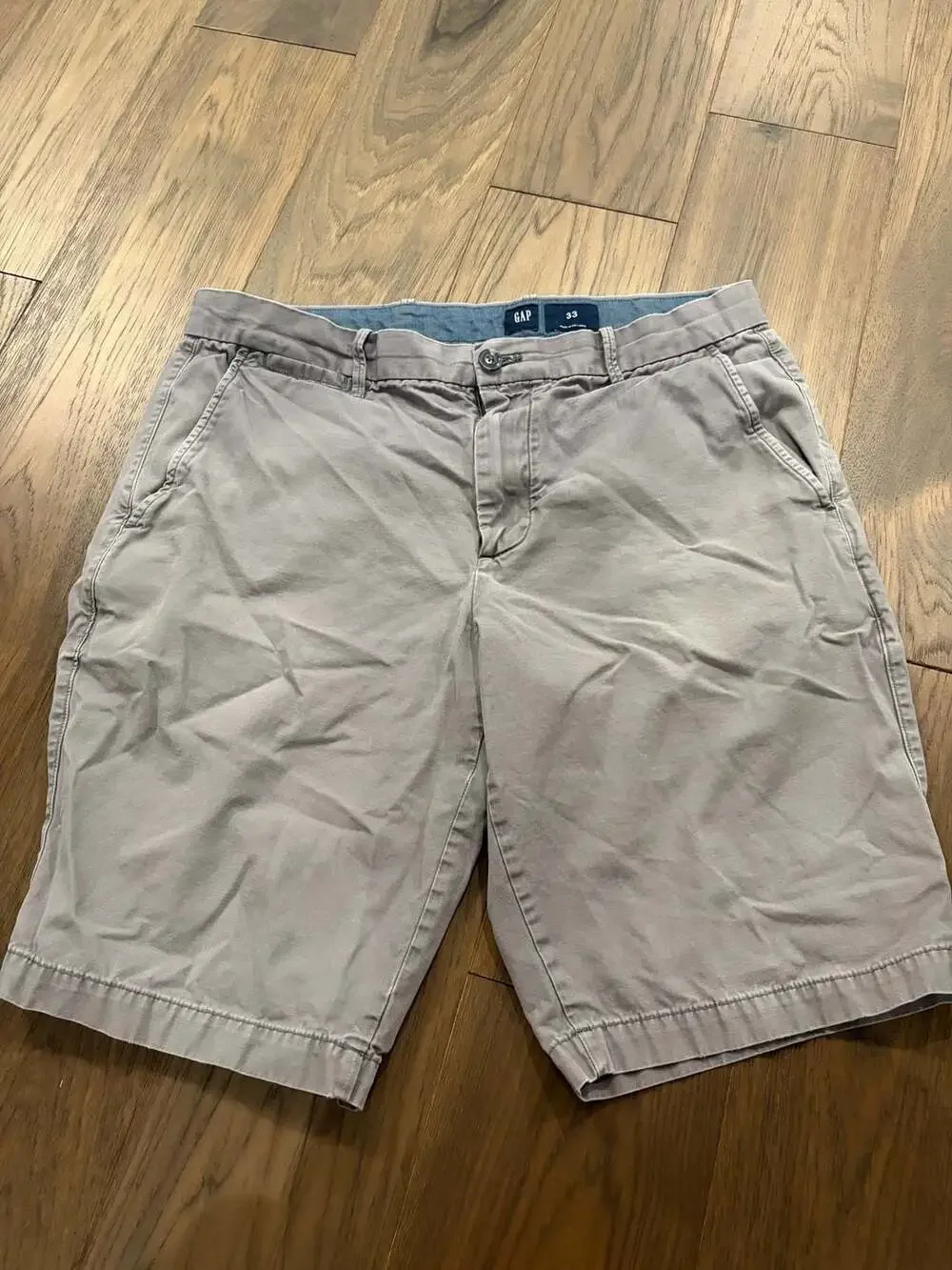 Gap Men's Classic Fit Flat Front Chino Shorts Gray Size 33